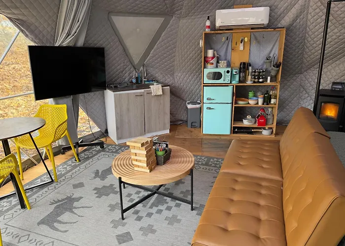 Enchanted Forest Dome ,10-15 Minutes To Kings Canyons-New Pellet Stove For Cozy Warm Nights